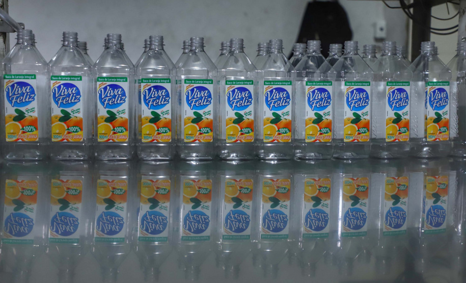 Há cerca de cinco anos a Garoto entrou no mercado de sucos naturais e tem visto os negócios prosperarem. Hoje, o suco Viva Feliz é encontrado nas gôndolas de todo o Sul, Sudeste e parte do Centro-Oeste do Brasil.