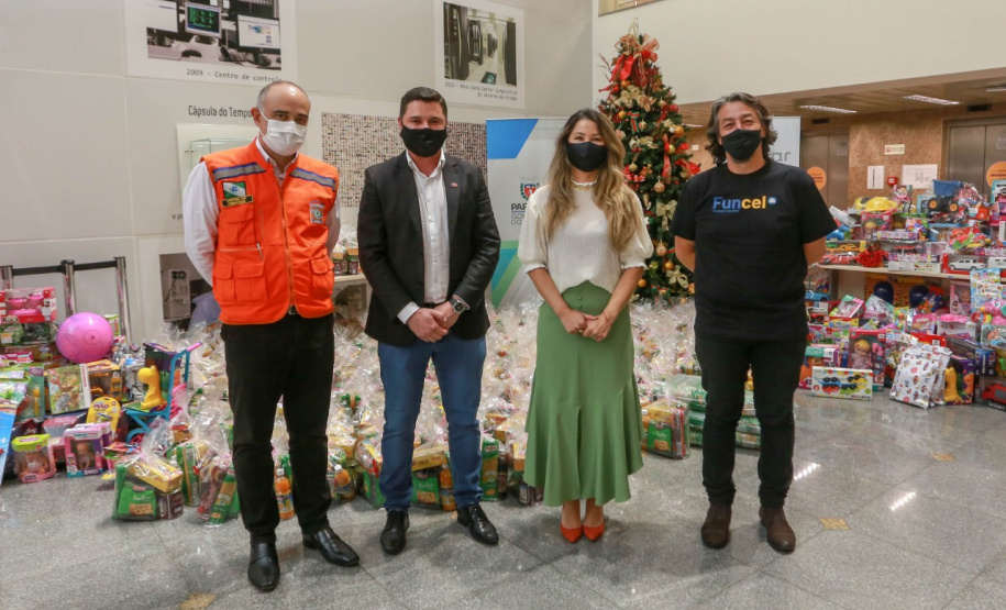 Celepar e Governo do Paraná arrecadam brinquedos e alimentos para o Natal Voluntário
. Foto: Valdelino Pontes