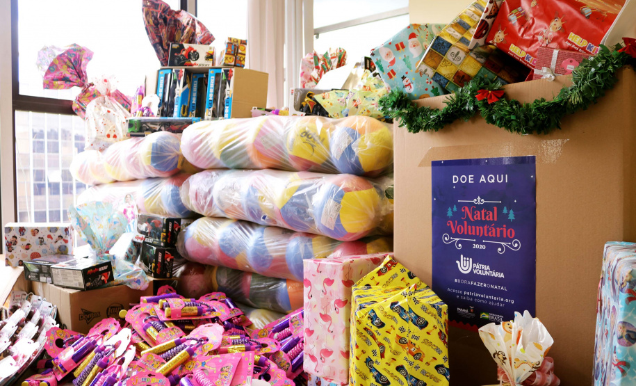 Mais de 1,5 mil brinquedos arrecadados pela Segurança Pública são entregues ao projeto Natal Voluntário. Foto:SESP