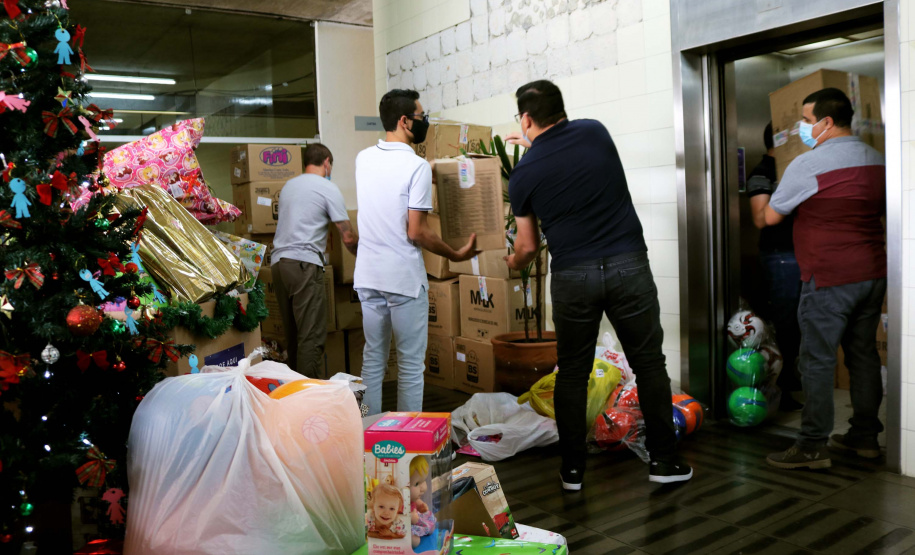 Mais de 1,5 mil brinquedos arrecadados pela Segurança Pública são entregues ao projeto Natal Voluntário. Foto:SESP