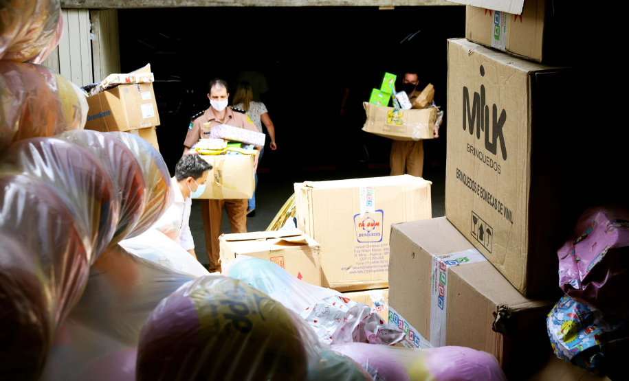 Mais de 1,5 mil brinquedos arrecadados pela Segurança Pública são entregues ao projeto Natal Voluntário. Foto:SESP