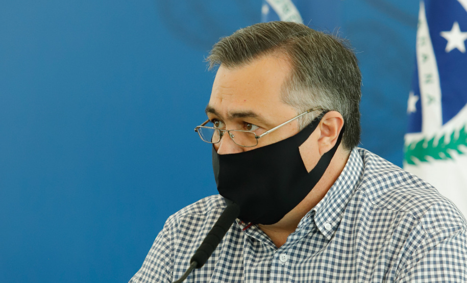 O governador Carlos Massa Ratinho Junior destacou nesta sexta-feira (11) que o Paraná está preparado para a campanha de vacinação contra o novo coronavírus assim que as vacinas forem aprovadas pelos órgãos reguladores. Ele também disse que a imunização respeitará o calendário nacional, que o Estado continua conversando com laboratórios e que tem R$ 200 milhões disponíveis para eventual aquisição, se necessário.