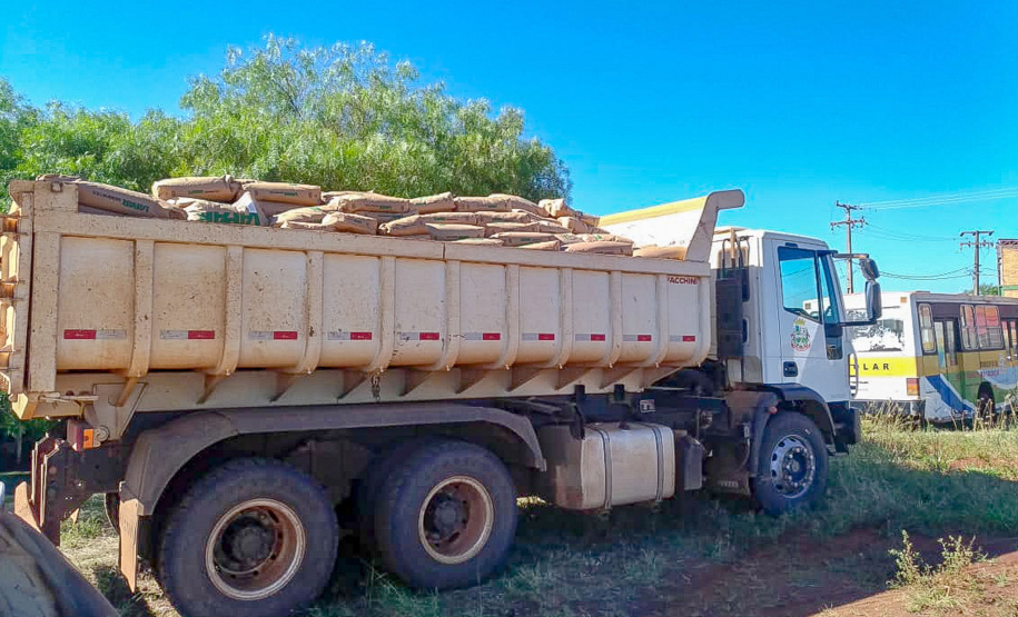 Pequenos agricultores de Rio Bonito do Iguaçu receberam nesta sexta-feira (11) 10.460 quilos de sementes de milho e feijão. Foram beneficiados produtores das comunidades Nova Aliança, Alto Água Morna e Alto Alegre.
Foto: SEAB