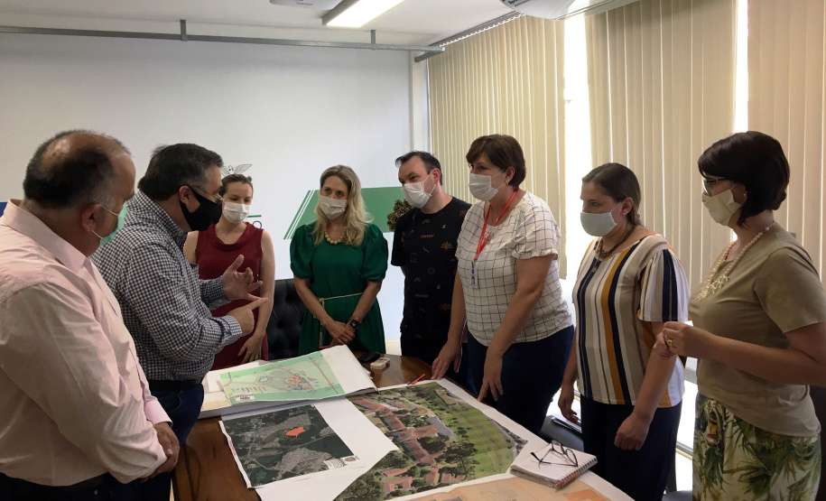 A reestruturação do Hospital de Dermatologia Sanitária do Paraná (HDSPR), em Piraquara, foi discutida em reunião entre o secretário estadual da Saúde, Beto Preto, técnicos da pasta e diretores da instituição. Americo Antonio