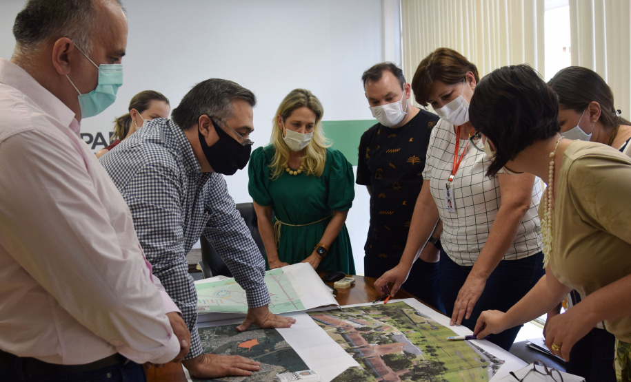 A reestruturação do Hospital de Dermatologia Sanitária do Paraná (HDSPR), em Piraquara, foi discutida em reunião entre o secretário estadual da Saúde, Beto Preto, técnicos da pasta e diretores da instituição. Americo Antonio