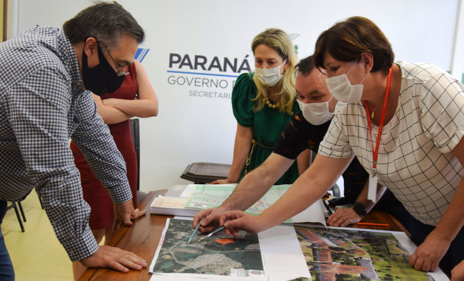 A reestruturação do Hospital de Dermatologia Sanitária do Paraná (HDSPR), em Piraquara, foi discutida em reunião entre o secretário estadual da Saúde, Beto Preto, técnicos da pasta e diretores da instituição. Americo Antonio