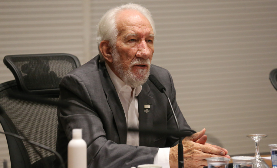 O governador Carlos Massa Ratinho Junior participa  nesta segunda-feira (14)  de videoconferencia com secretarios e empresarios  sobre o Plano Estadual de Retomada e Desenvolvimento Economico, no Palacio Iguacu. Na foto, o vice-governador Darci Piana.Curitiba, 14/11/2020. Foto: Geraldo Bubniak/AEN