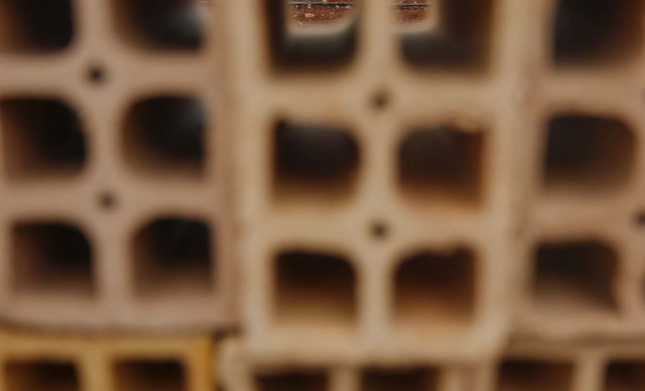 Santa Tereza do Oeste, município com pouco mais de 10 mil habitantes, terá, a seu próprio modo, um pequeno shopping. A solução tem nome mais burocrático, barracão comercial, mas o projeto não é nada simples. A ideia é que ele seja um espaço de convívio das famílias num complexo que contará com um centro cultural e, futuramente, será a “porta de entrada” de um passeio sobre o Parque Nacional do Iguaçu, que margeia a cidade. Foto: Jonathan Campos/ AEN