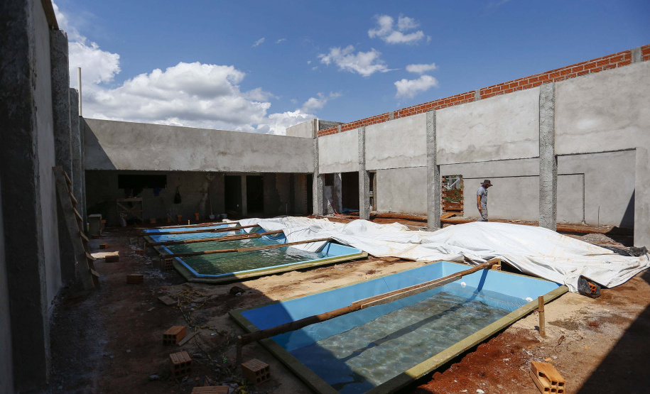 SANTA TEREZA DO OESTE - 02-12-2020 - OBRAS - PISCINA DE HIDROGINASTICA - Foto: Jonathan Campos/ AEN