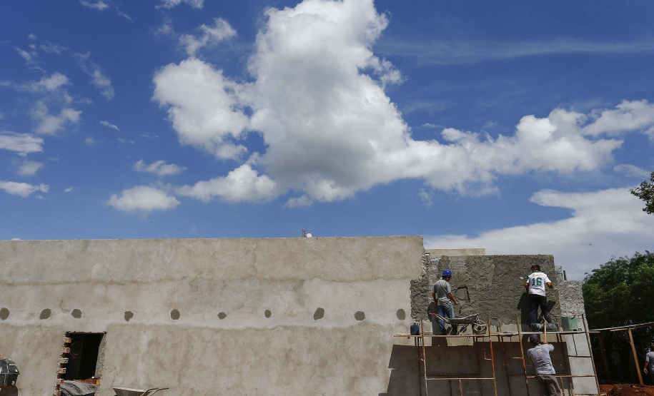 SANTA TEREZA DO OESTE - 02-12-2020 - OBRAS - PISCINA DE HIDROGINASTICA - Foto: Jonathan Campos/ AEN