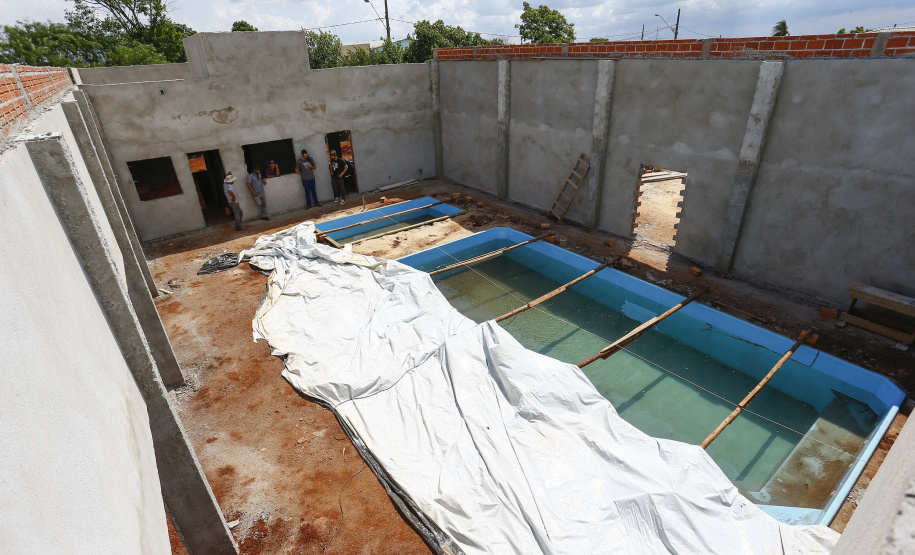 SANTA TEREZA DO OESTE - 02-12-2020 - OBRAS - PISCINA DE HIDROGINASTICA - Foto: Jonathan Campos/ AEN