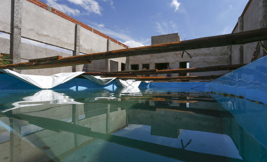 SANTA TEREZA DO OESTE - 02-12-2020 - OBRAS - PISCINA DE HIDROGINASTICA - Foto: Jonathan Campos/ AEN