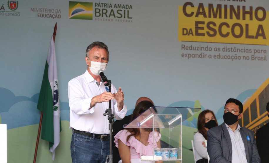 O governador Carlos Massa Ratinho Junior realiza  nesta terca-feira (15), a entrega 45  Ônibus Rural Escolar   acompanhado do ministro da Educação, Milton Ribeiro e do secretario de Educacao Renato Feder. Na foto, o deputado Toninho Wandscheer.Curitiba, 15/11/2020. Foto: Geraldo Bubniak/AEN