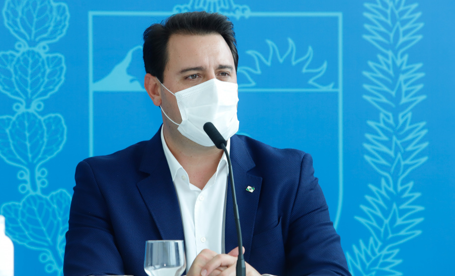 Paraná vai começar em 18 de fevereiro em formato híbrido. 
A confirmação do calendário escolar foi feita pelo governador Carlos Massa Ratinho Junior durante entrevista coletiva, nesta terça-feira (15), no Palácio Iguaçu.