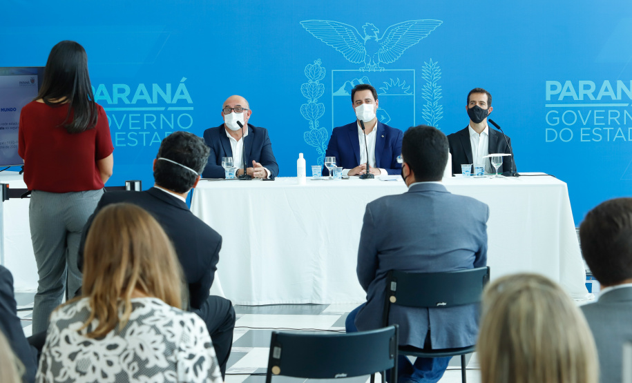 Paraná vai começar em 18 de fevereiro em formato híbrido. 
A confirmação do calendário escolar foi feita pelo governador Carlos Massa Ratinho Junior durante entrevista coletiva, nesta terça-feira (15), no Palácio Iguaçu.