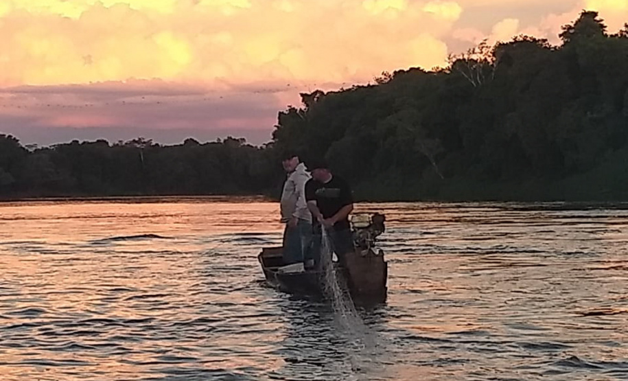 IAT apreende equipamentos de pesca ilegal nos rios Ivaí, Paraná e Piquiri