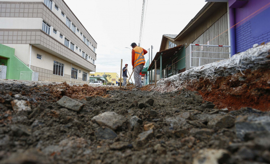 IPIRANGA - 02-12-2020 - OBRAS DE PAVIMENTAÇÃO NA CIDADE DE IPIRANGA - Foto: Jonathan Campos/ AEN