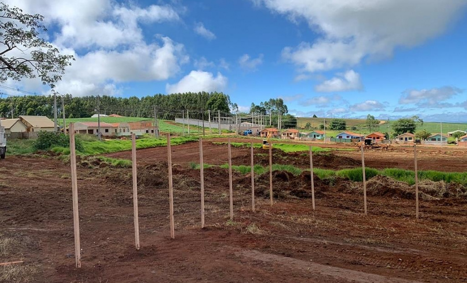 Com pouco mais de 11 mil habitantes, o município de Ventania, nos Campos Gerais, irá receber 84 novas unidades habitacionais. O investimento será de R$ 6,5 milhões do Governo do Estado, por meio do programa Casa Fácil Paraná, e a obra será executada pela construtora Esquadra, contratada via licitação pela Cohapar, que irá fiscalizar o cronograma do empreendimento. (Foto: Ary Ribeiro / Cohapar)