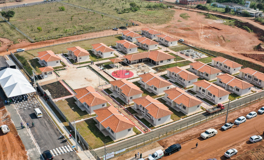 Conjunto contará com 40 moradias adaptadas, ambulatório, academia ao ar livre, biblioteca, sala de informática, salão de festas, horta comunitária e quiosques de jogos. Podem participar da seleção pessoas acima de 60 anos, sozinhas ou em casal, com renda de um a seis salários mínimos. (Foto: ALESSANDRO VIEIRA / AEN