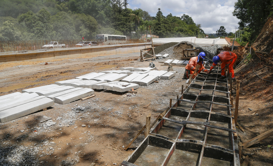 ALMIRANTE TAMANDARE - 16-12-2020 -OBRAS DE DUPLICAÇÃO NA RODOVIA DOS MINERIOS - FOTO: JONATHAN CAMPOS/ AEN