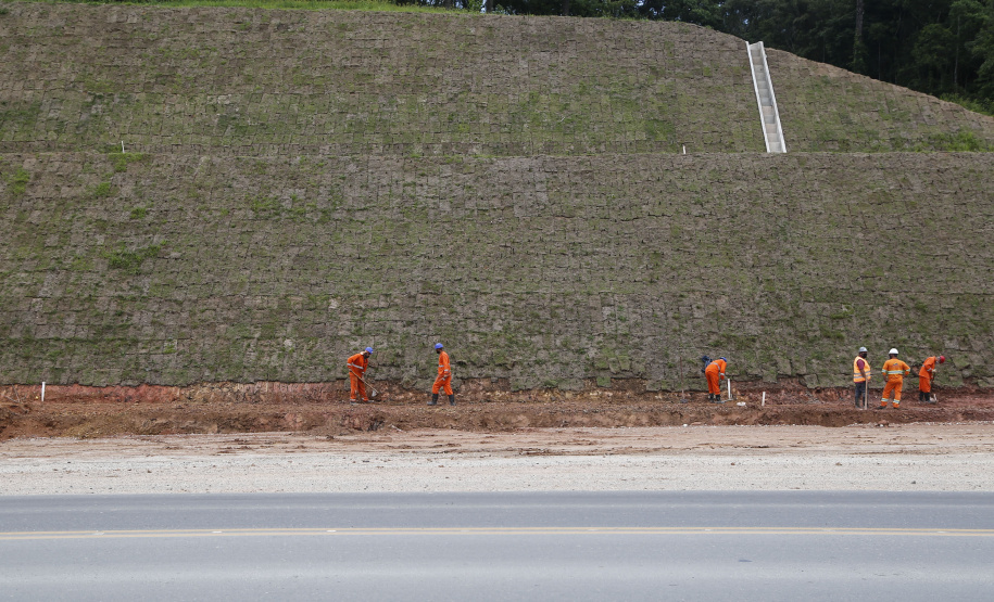 ALMIRANTE TAMANDARE - 16-12-2020 -OBRAS DE DUPLICAÇÃO NA RODOVIA DOS MINERIOS - FOTO: JONATHAN CAMPOS/ AEN