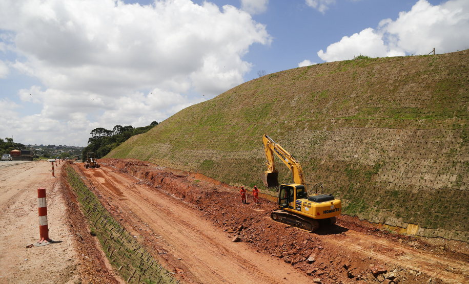 ALMIRANTE TAMANDARE - 16-12-2020 -OBRAS DE DUPLICAÇÃO NA RODOVIA DOS MINERIOS - FOTO: JONATHAN CAMPOS/ AEN