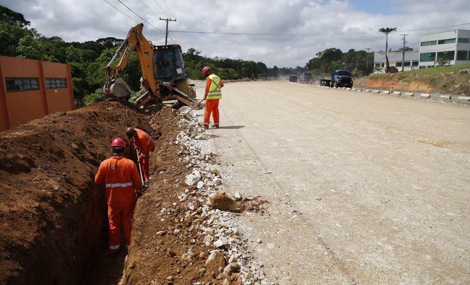 ALMIRANTE TAMANDARE - 16-12-2020 -OBRAS DE DUPLICAÇÃO NA RODOVIA DOS MINERIOS - FOTO: JONATHAN CAMPOS/ AEN