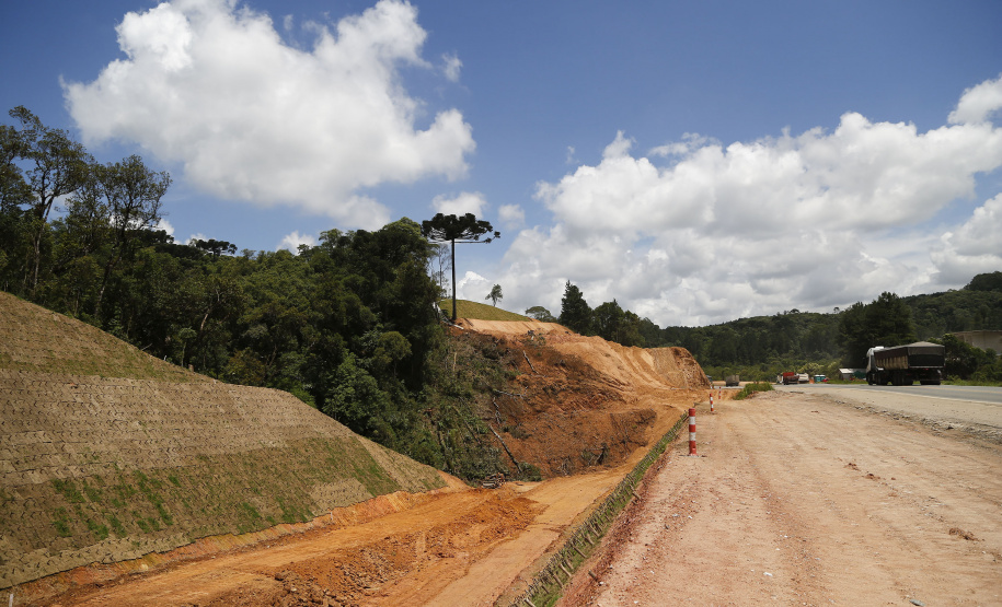 ALMIRANTE TAMANDARE - 16-12-2020 -OBRAS DE DUPLICAÇÃO NA RODOVIA DOS MINERIOS - FOTO: JONATHAN CAMPOS/ AEN