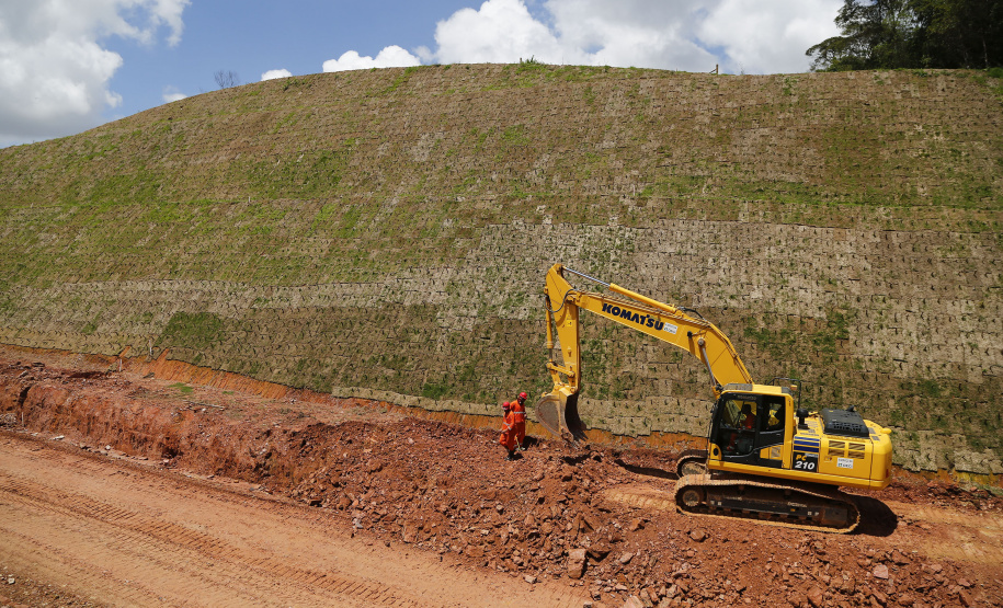ALMIRANTE TAMANDARE - 16-12-2020 -OBRAS DE DUPLICAÇÃO NA RODOVIA DOS MINERIOS - FOTO: JONATHAN CAMPOS/ AEN