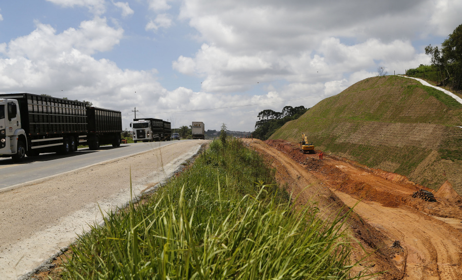 ALMIRANTE TAMANDARE - 16-12-2020 -OBRAS DE DUPLICAÇÃO NA RODOVIA DOS MINERIOS - FOTO: JONATHAN CAMPOS/ AEN