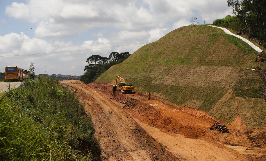 ALMIRANTE TAMANDARE - 16-12-2020 -OBRAS DE DUPLICAÇÃO NA RODOVIA DOS MINERIOS - FOTO: JONATHAN CAMPOS/ AEN