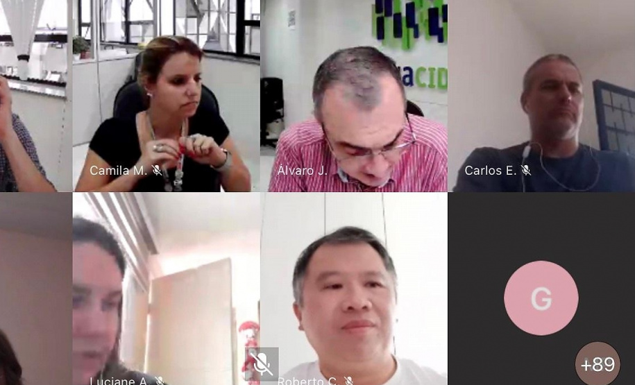 Em reunião com os servidores, por videoconferência, gestores da autarquia destacaram que os serviços, obras e ações observados nos Relatórios de Planos e Metas foram cumpridos com rigor e precisão em todos os municípios do Paraná.
Foto: SEDU