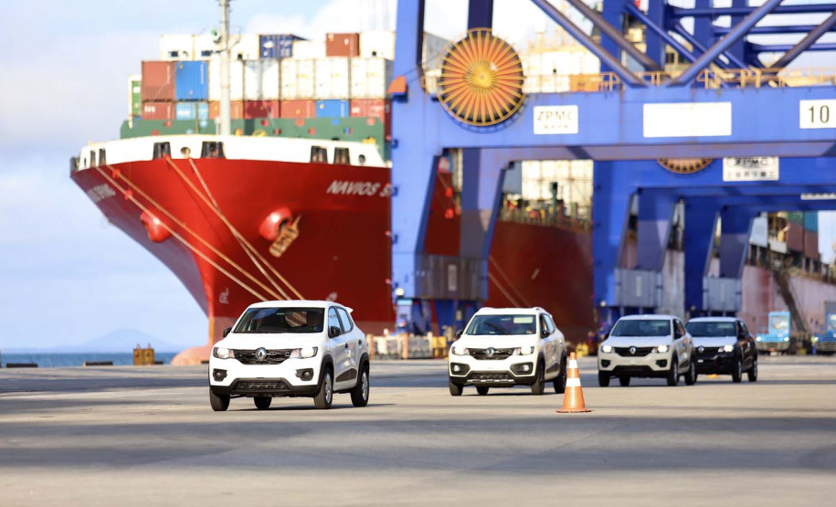 Série de recordes consolida bom ano dos portos do Paraná.