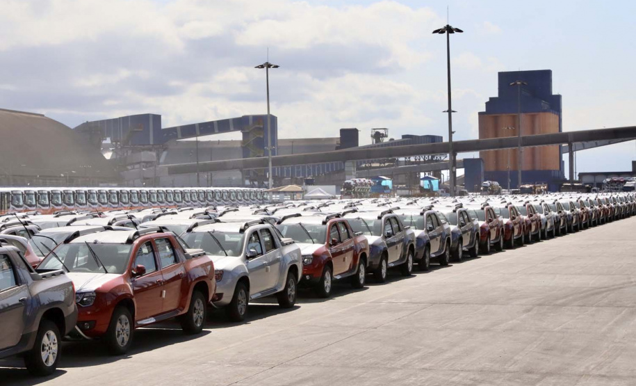 Série de recordes consolida bom ano dos portos do Paraná.