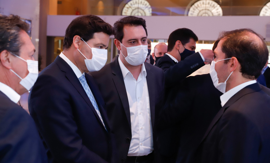 Paraná passa a ser o primeiro Estado do Brasil a conceder um terminal portuário por decisão própria. O terminal PAR12 tem 74,1 mil metros quadrados de área e capacidade estática para 4 mil veículos e armazenagem anual de 120 mil veículos.