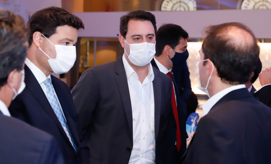 Paraná passa a ser o primeiro Estado do Brasil a conceder um terminal portuário por decisão própria. O terminal PAR12 tem 74,1 mil metros quadrados de área e capacidade estática para 4 mil veículos e armazenagem anual de 120 mil veículos.