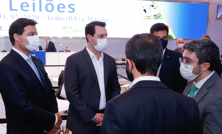 Paraná passa a ser o primeiro Estado do Brasil a conceder um terminal portuário por decisão própria. O terminal PAR12 tem 74,1 mil metros quadrados de área e capacidade estática para 4 mil veículos e armazenagem anual de 120 mil veículos.