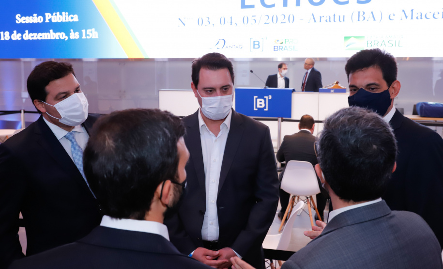 Paraná passa a ser o primeiro Estado do Brasil a conceder um terminal portuário por decisão própria. O terminal PAR12 tem 74,1 mil metros quadrados de área e capacidade estática para 4 mil veículos e armazenagem anual de 120 mil veículos.