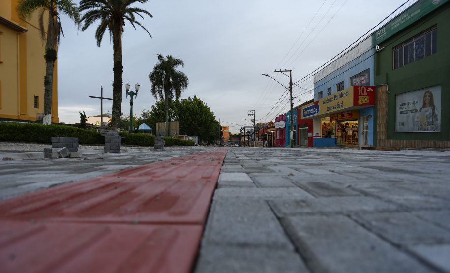 PALMEIRA - 02-12-2020 - OBRAS NA PRAÇA CENTRAL DE PALMEIRA - Foto: Jonathan Campos/ AEN
