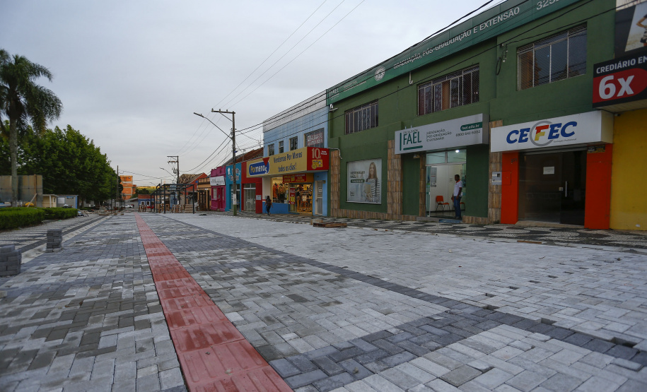 PALMEIRA - 02-12-2020 - OBRAS NA PRAÇA CENTRAL DE PALMEIRA - Foto: Jonathan Campos/ AEN