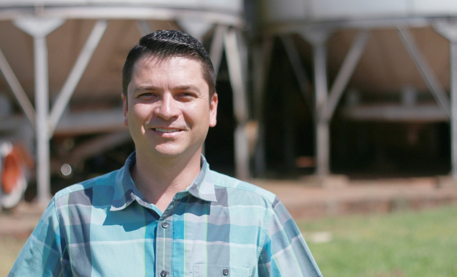 Igor Bonk (Astorga) aplicou o lodo por indicação do agrônomo de sua cooperativa
Foto: SANEPAR