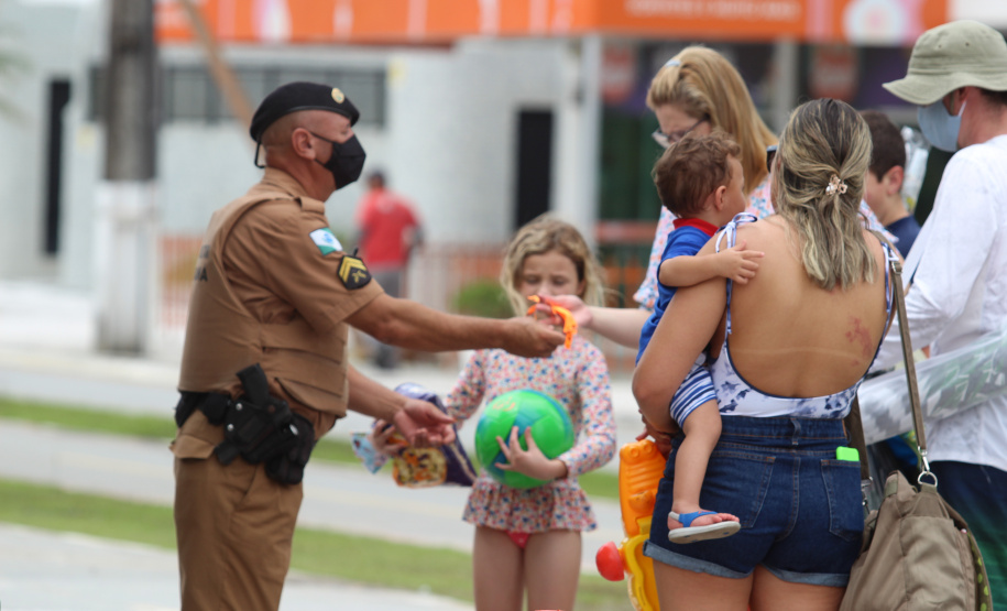 A estratégia de presença ostensiva e maciça da Polícia Militar nas ruas resultou na redução dos principais índices criminais durante os 15 primeiros dias do Verão Consciente 2020/2021 no Litoral.   -  Foto: Divulgação PMPR