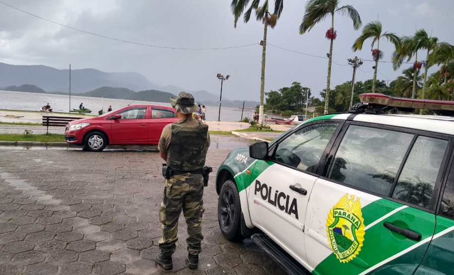 A estratégia de presença ostensiva e maciça da Polícia Militar nas ruas resultou na redução dos principais índices criminais durante os 15 primeiros dias do Verão Consciente 2020/2021 no Litoral.   -  Foto: Divulgação PMPR