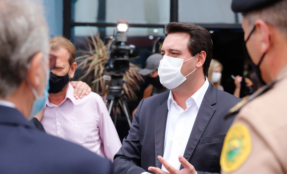 O governador Carlos Massa Ratinho Junior participou nesta terça-feira (5) da inauguração do Centro de Controle da Muralha Digital, projeto da Prefeitura de Curitiba voltado à gestão do trânsito, da segurança pública e também dos eventos climáticos que atingem a Capital.