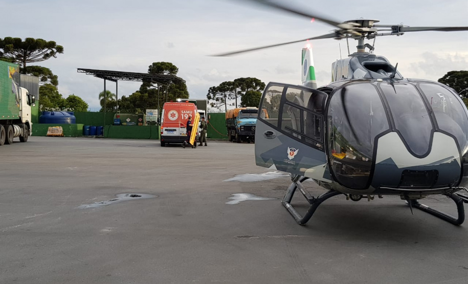 Nos primeiros 15 dias do Verão Consciente 2020/2021, o Batalhão de Polícia Militar de Operações Aéreas (BPMOA) atuou em resgates e remoções aeromédicas e prestou apoio com patrulhamento aéreo e atendimento de vítimas de afogamentos e acidentes de trânsito no Litoral.  - Curitiba, 05/01/2021 - Foto: Divulgação BPMOA/PMPR/SESP