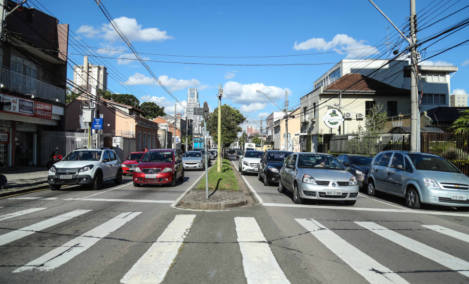 Aplicativo permite identificar pelo celular veículos com débitos ou furtados. Foto: Geraldo Bubniak/AEN