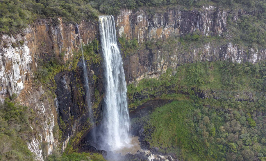 Governo lança em março a terceira fase do projeto de retomada do turismo no Estado.