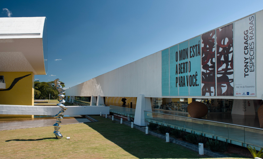 O Museu Oscar Niemeyer (MON) reabre ao público neste sábado (9/1) seguindo orientações de segurança determinadas pela Secretaria de Estado da Saúde. Em 2020, devido à pandemia, o MON ficou fechado ao público no período de 17/3 a 16/10 e após 6/12. - Foto: Marcello Kawase