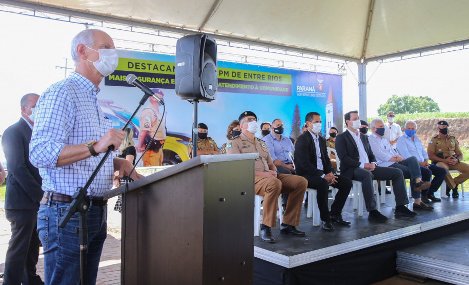 Um investimento do Governo do Estado vai reforçar a segurança do distrito de Entre Rios, área rural de Guarapuava, na região Central do Paraná. Nesta segunda-feira (11), o governador Carlos Massa Ratinho Junior esteve na localidade para a inauguração da nova sede Destacamento da Polícia Militar instalada no distrito.  Entre Rios, Guarapuava, 11/01/2021  -  Foto: Geraldo Bubniak/AEN