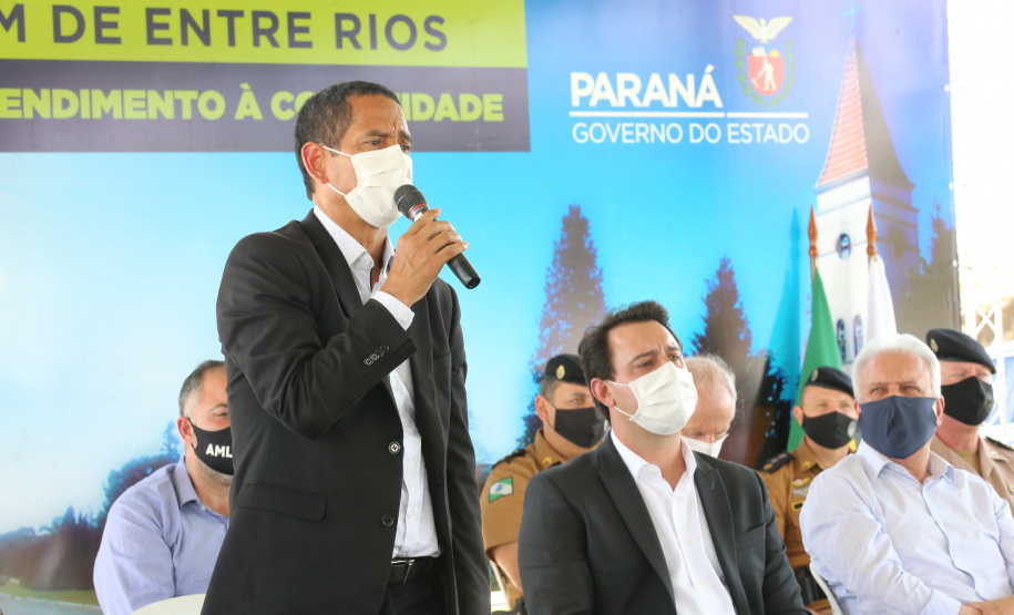 Um investimento do Governo do Estado vai reforçar a segurança do distrito de Entre Rios, área rural de Guarapuava, na região Central do Paraná. Nesta segunda-feira (11), o governador Carlos Massa Ratinho Junior esteve na localidade para a inauguração da nova sede Destacamento da Polícia Militar instalada no distrito. Na foto, o secretário estadual da Segurança Pública, Romulo Marinho Soares. -   Entre Rios, Guarapuava, 11/01/2021  -  Foto: Geraldo Bubniak/AEN